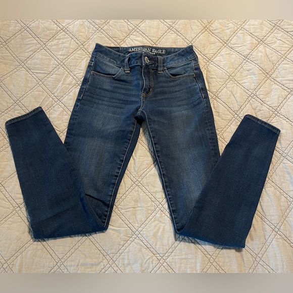 American Eagle Dark Wash Jeans Super Super Stretch Skinny Jegging in Size 0 Long - Picture 2 of 4